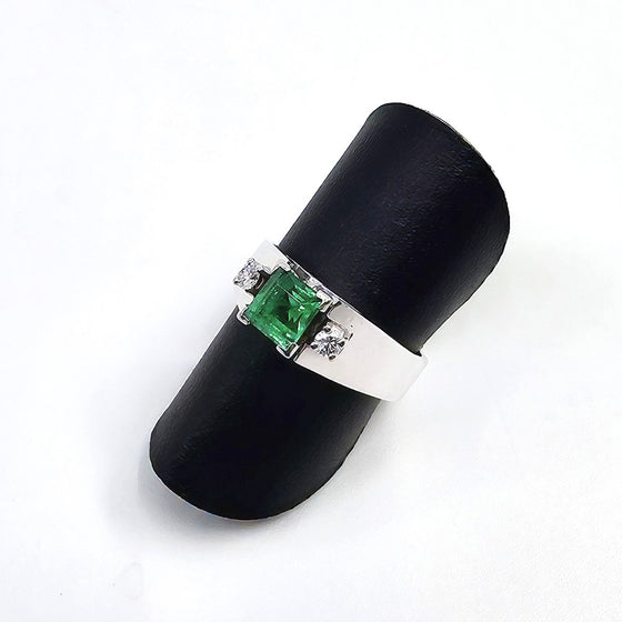 Ring Weissgold 750 mit Smaragd und Brillanten