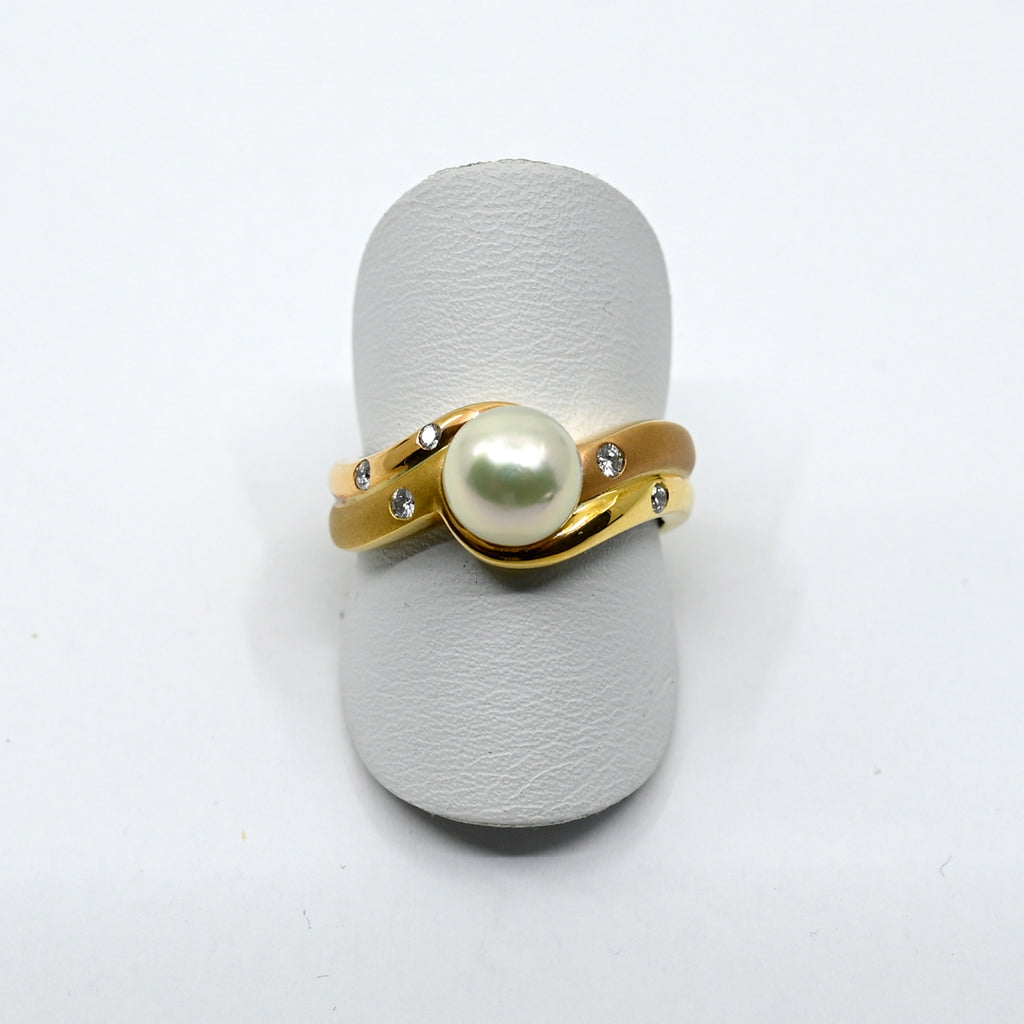Ring Gelbgold 750 mit Brillanten und Zuchtperle