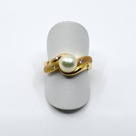 Ring Gelbgold 750 mit Brillanten und Zuchtperle