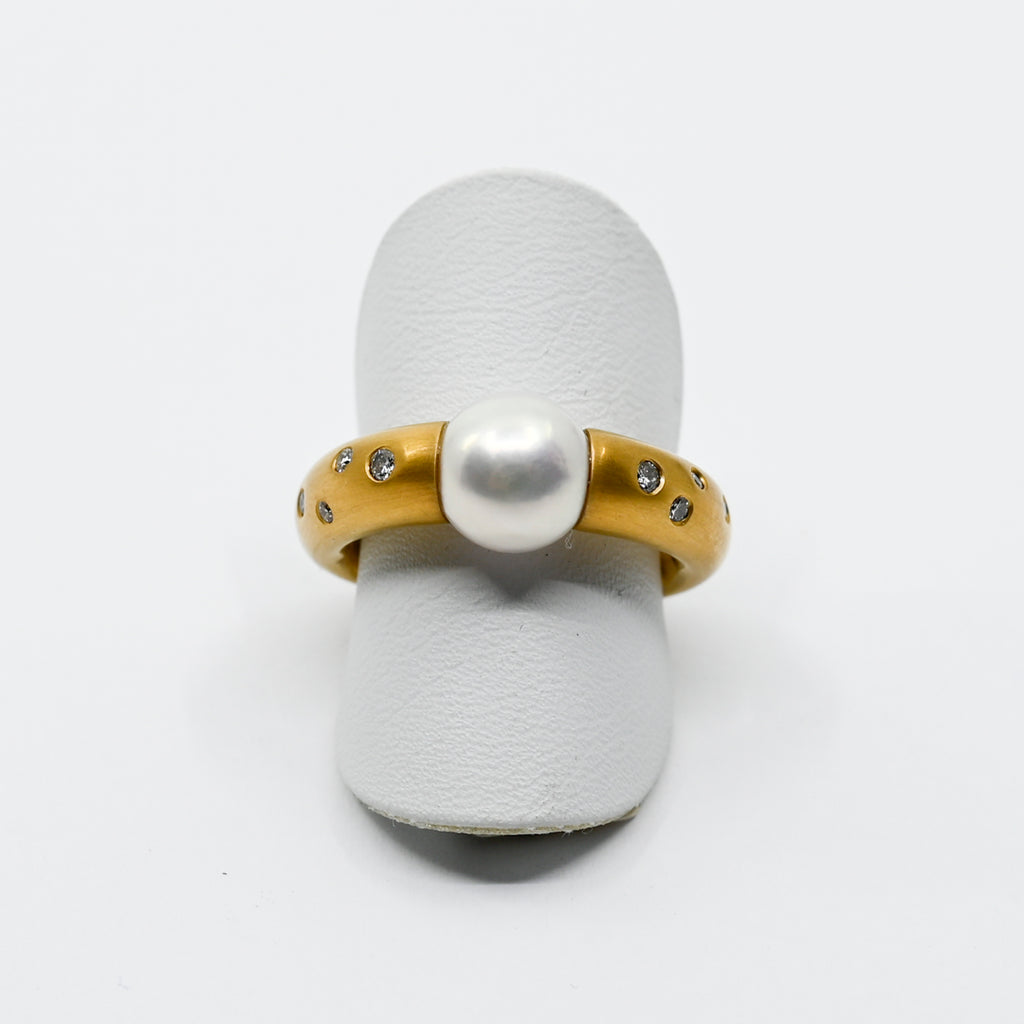 Ring Gelbgold 750 mit Brillanten und Perle